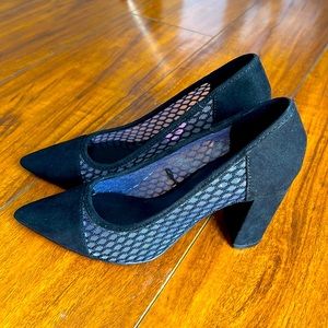 Marc Fisher 5 1/2 Black Pump Block Heel